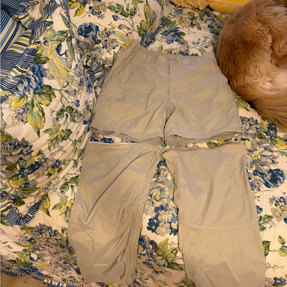 L.L. Bean Men's Khaki Flat-Front Convertible Shorts/Pants 🏕️⛰️🚵‍♀️🩳